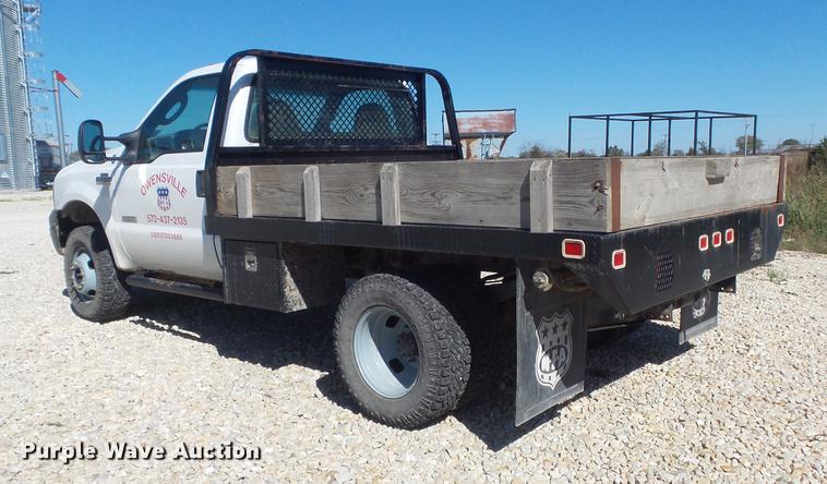 image for item DB6361 2006 Ford F350 Super Duty XL flatbed pickup truck