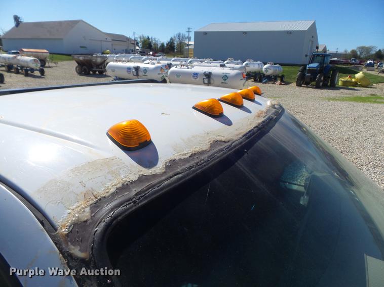 image for item DB6361 2006 Ford F350 Super Duty XL flatbed pickup truck