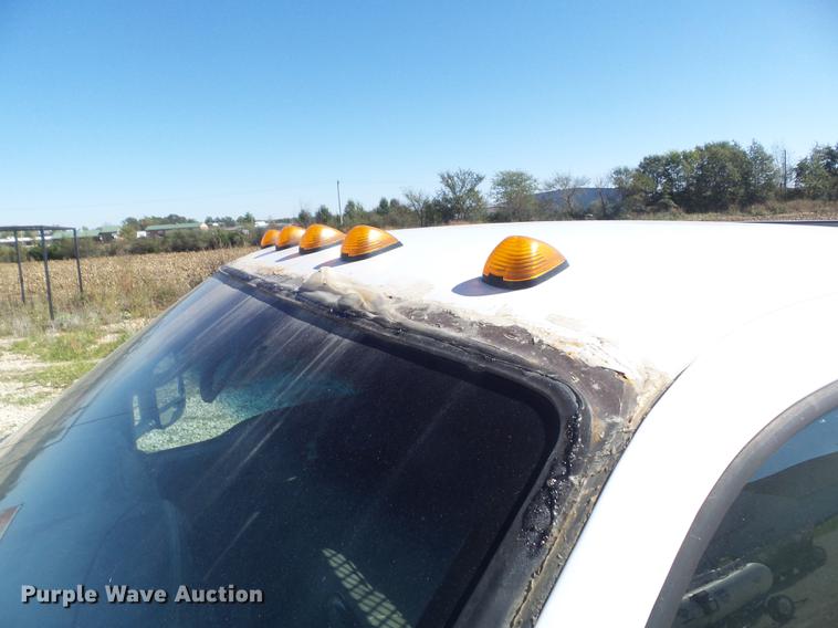 image for item DB6361 2006 Ford F350 Super Duty XL flatbed pickup truck