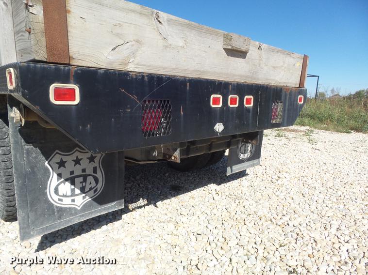 image for item DB6361 2006 Ford F350 Super Duty XL flatbed pickup truck