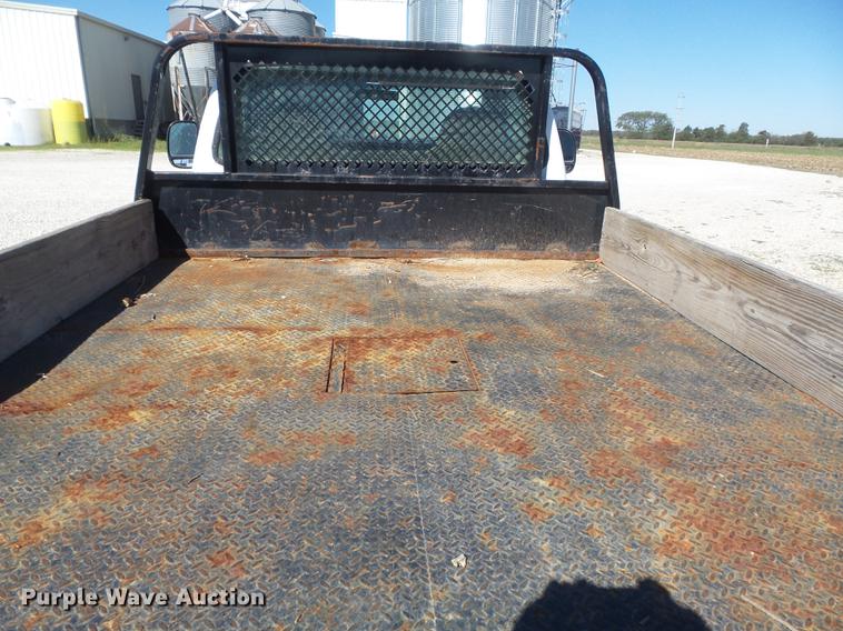 image for item DB6361 2006 Ford F350 Super Duty XL flatbed pickup truck