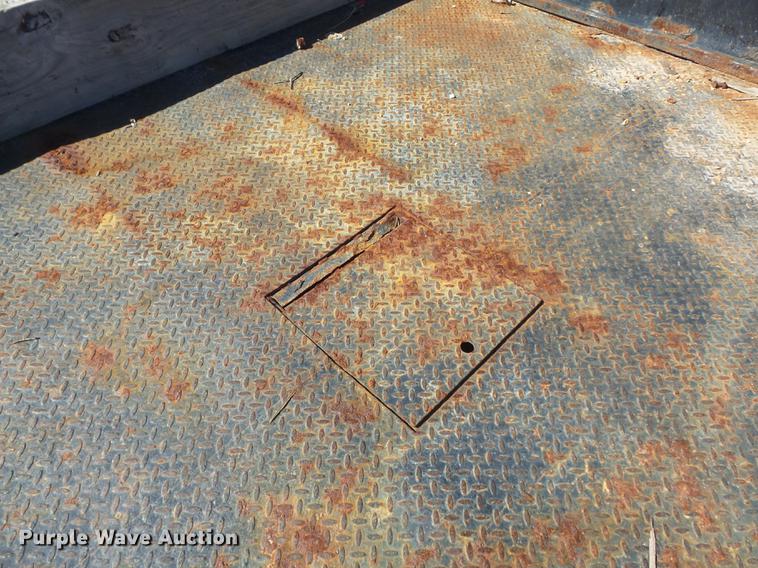 image for item DB6361 2006 Ford F350 Super Duty XL flatbed pickup truck