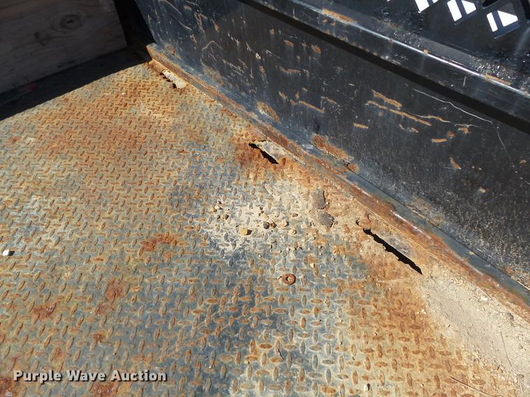 image for item DB6361 2006 Ford F350 Super Duty XL flatbed pickup truck