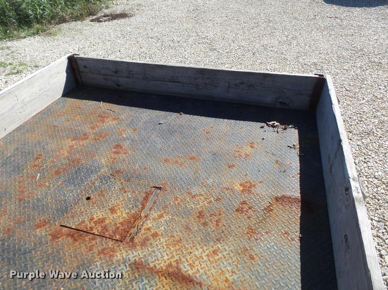 image for item DB6361 2006 Ford F350 Super Duty XL flatbed pickup truck