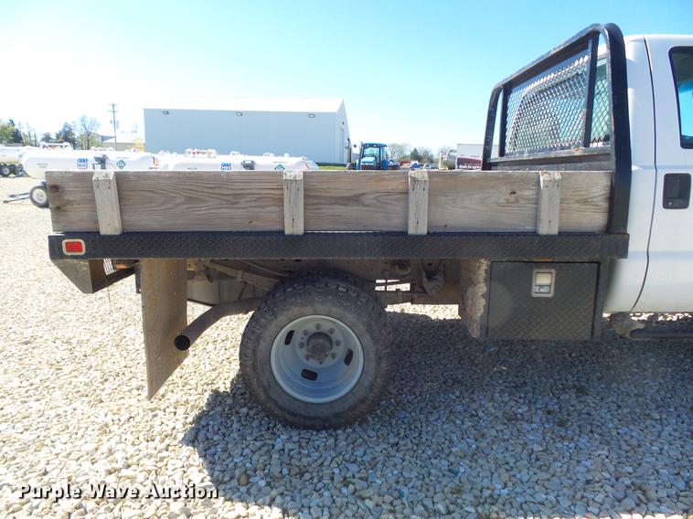 image for item DB6361 2006 Ford F350 Super Duty XL flatbed pickup truck