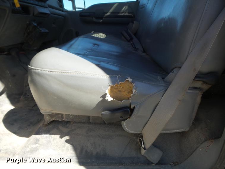 image for item DB6361 2006 Ford F350 Super Duty XL flatbed pickup truck