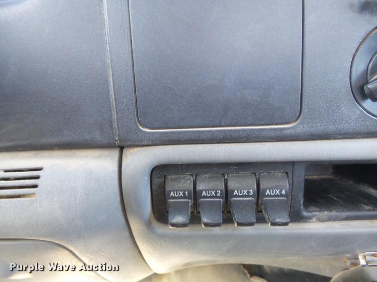 image for item DB6361 2006 Ford F350 Super Duty XL flatbed pickup truck