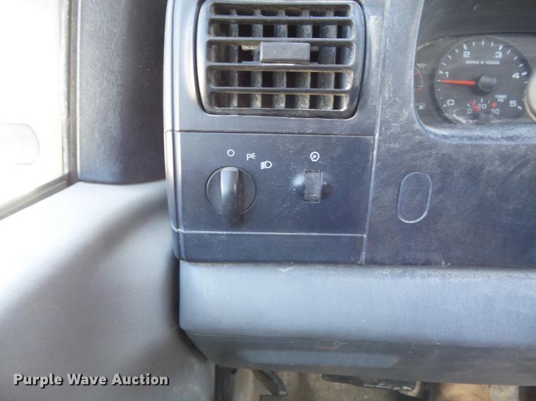 image for item DB6361 2006 Ford F350 Super Duty XL flatbed pickup truck