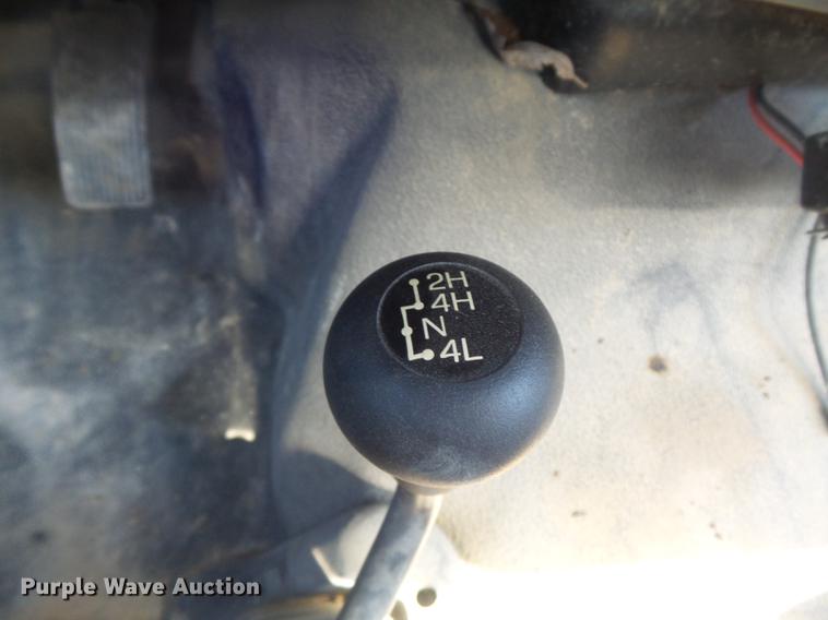 image for item DB6361 2006 Ford F350 Super Duty XL flatbed pickup truck