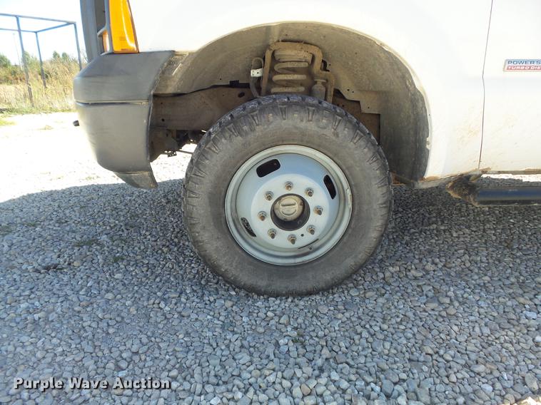 image for item DB6361 2006 Ford F350 Super Duty XL flatbed pickup truck