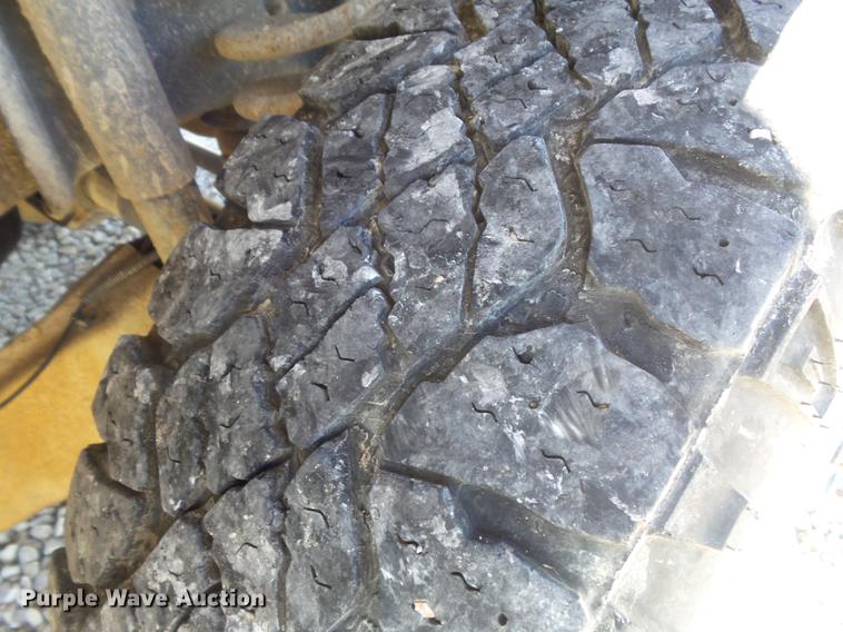 image for item DB6361 2006 Ford F350 Super Duty XL flatbed pickup truck