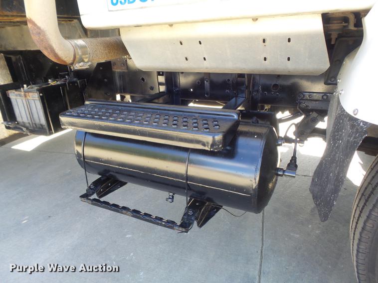 image for item DB6367 1999 International 2654 rollback truck