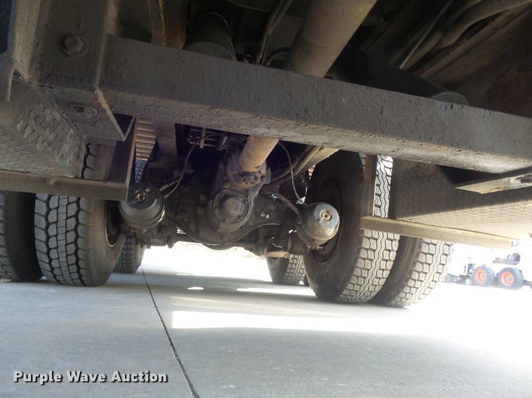 image for item DB6367 1999 International 2654 rollback truck