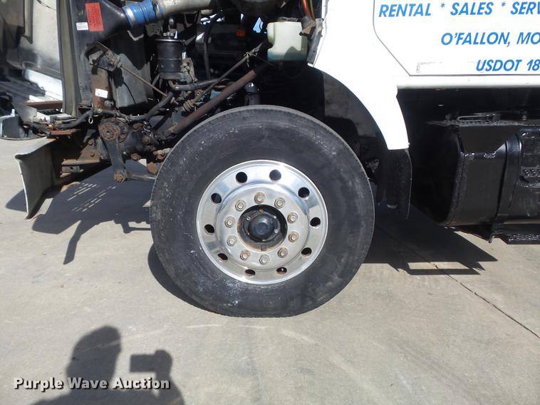 image for item DB6367 1999 International 2654 rollback truck