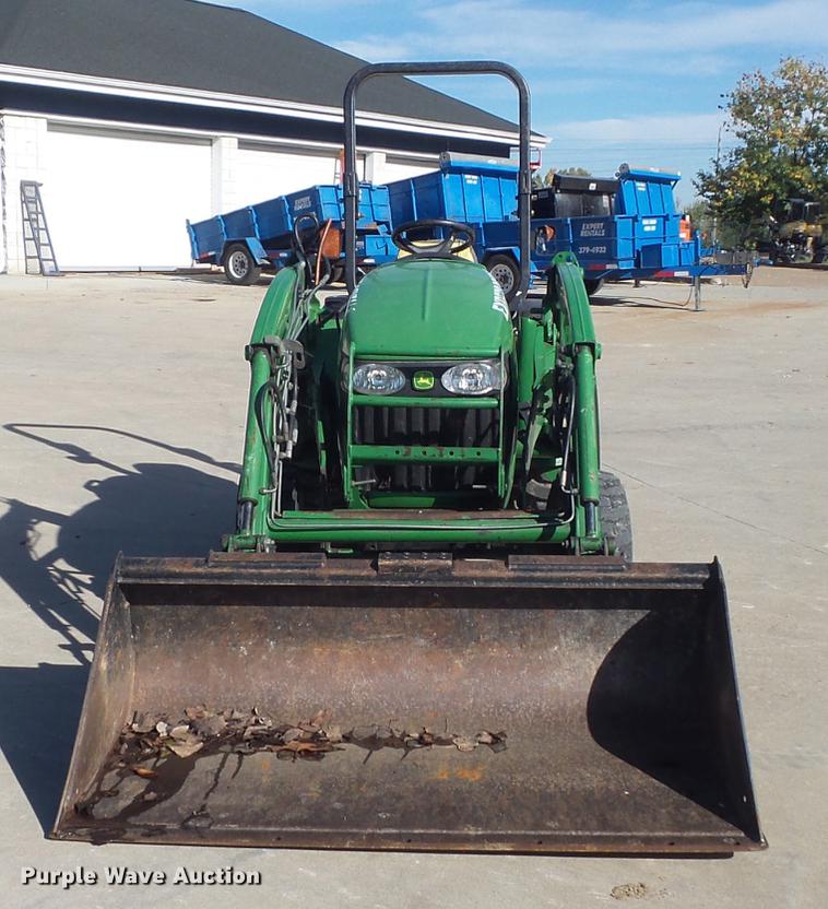image for item DB6369 2007 John Deere 3520 MFWD tractor