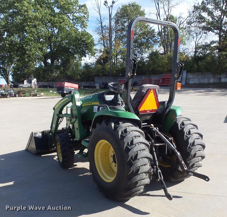 image for item DB6369 2007 John Deere 3520 MFWD tractor