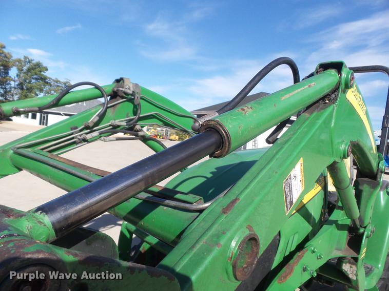 image for item DB6369 2007 John Deere 3520 MFWD tractor