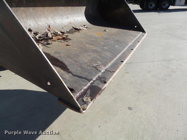 image for item DB6369 2007 John Deere 3520 MFWD tractor