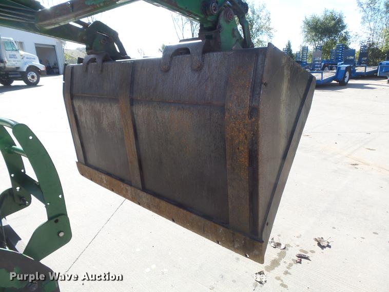 image for item DB6369 2007 John Deere 3520 MFWD tractor