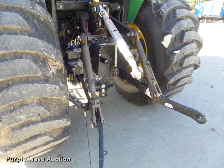 image for item DB6369 2007 John Deere 3520 MFWD tractor
