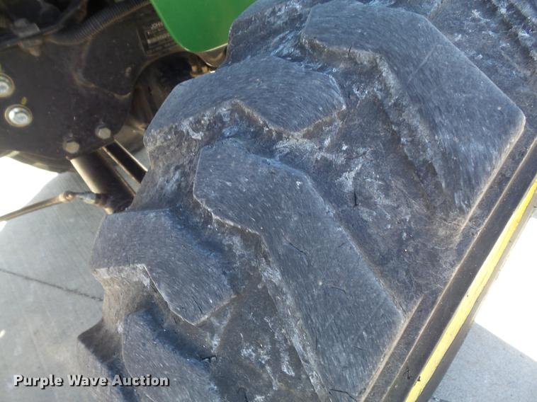 image for item DB6369 2007 John Deere 3520 MFWD tractor