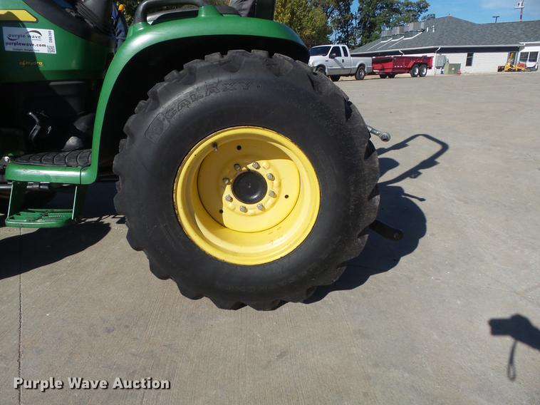 image for item DB6369 2007 John Deere 3520 MFWD tractor