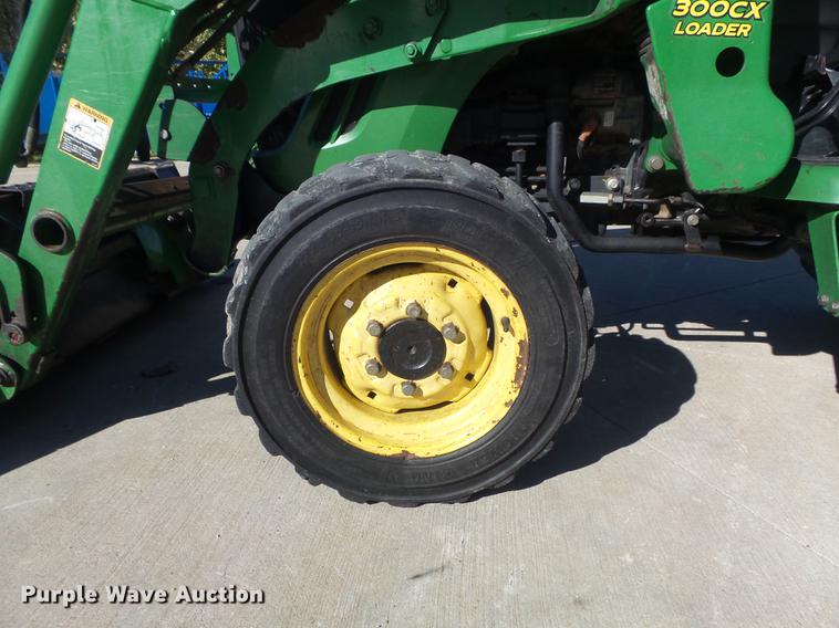 image for item DB6369 2007 John Deere 3520 MFWD tractor