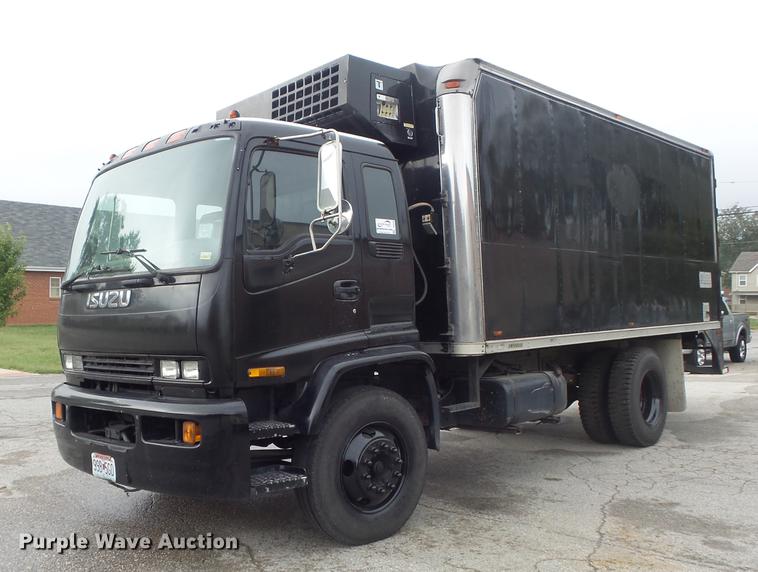 image for item DB6386 1998 Isuzu FTR refrigerated truck