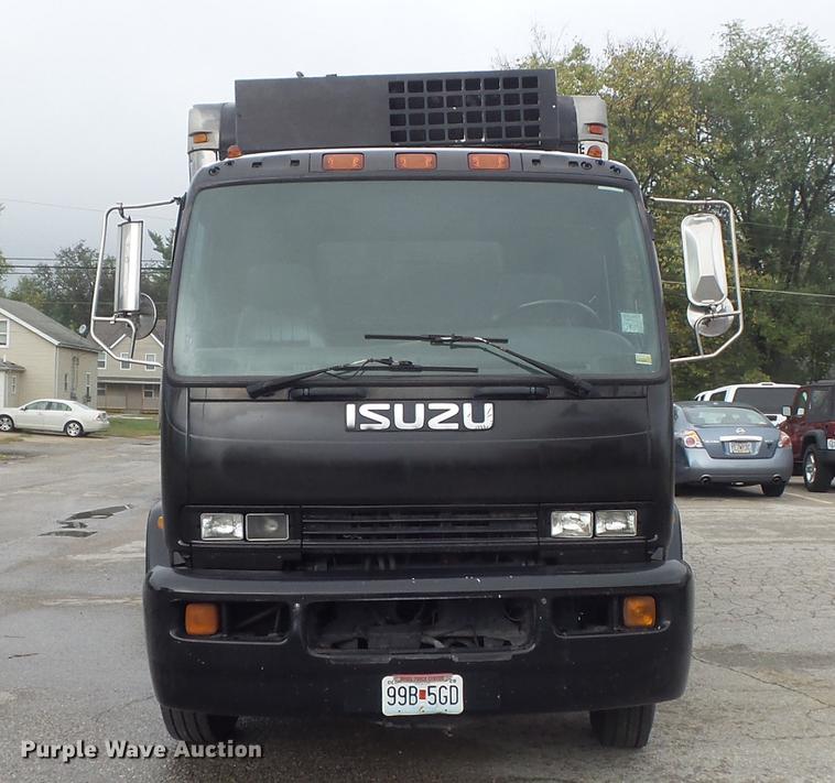 image for item DB6386 1998 Isuzu FTR refrigerated truck
