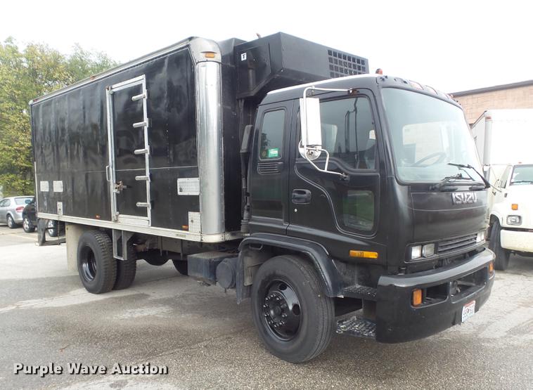 image for item DB6386 1998 Isuzu FTR refrigerated truck