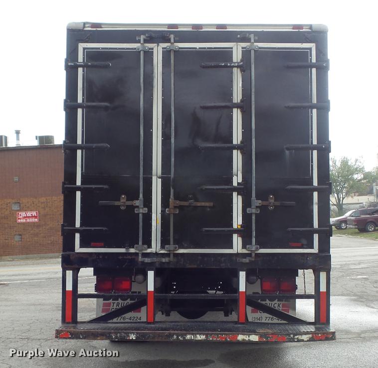 image for item DB6386 1998 Isuzu FTR refrigerated truck