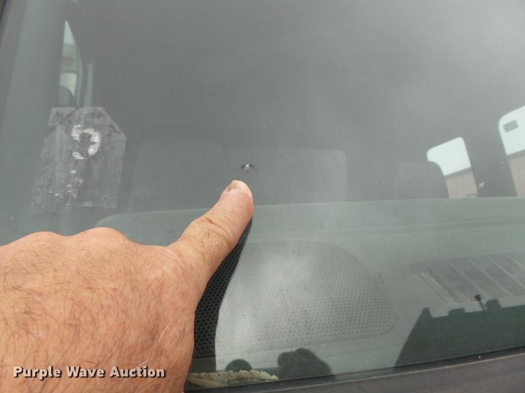 image for item DB6386 1998 Isuzu FTR refrigerated truck