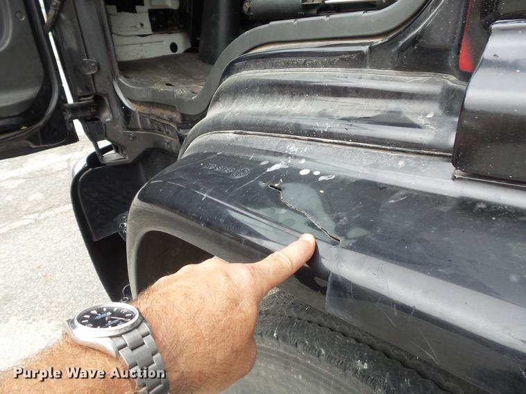 image for item DB6386 1998 Isuzu FTR refrigerated truck