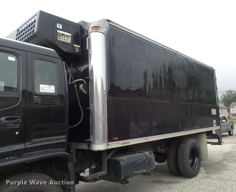 image for item DB6386 1998 Isuzu FTR refrigerated truck