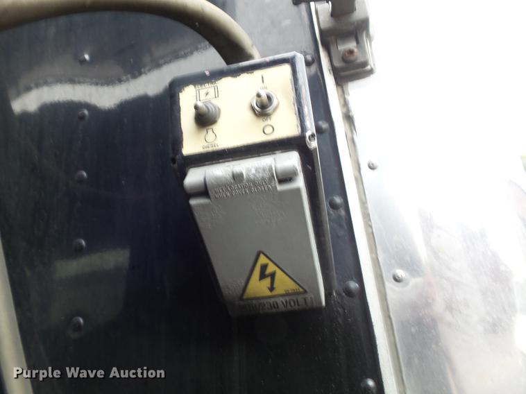 image for item DB6386 1998 Isuzu FTR refrigerated truck