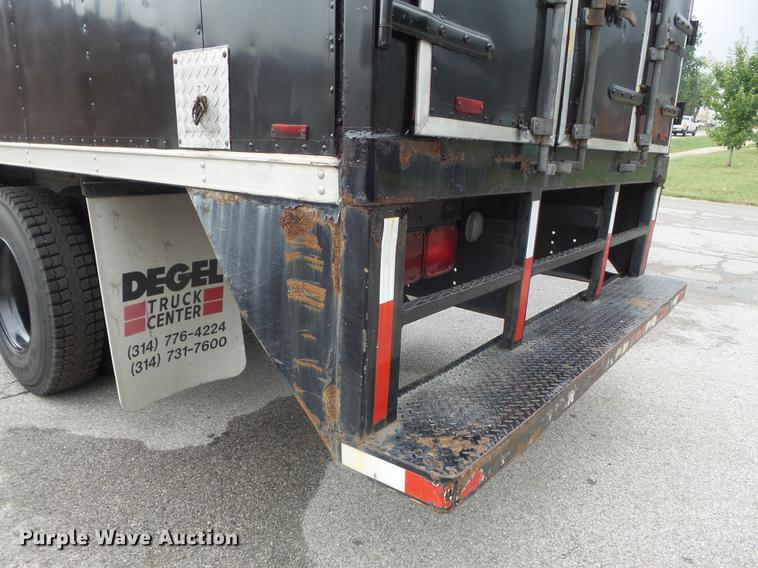 image for item DB6386 1998 Isuzu FTR refrigerated truck