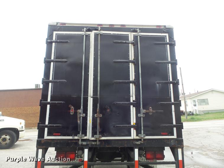 image for item DB6386 1998 Isuzu FTR refrigerated truck