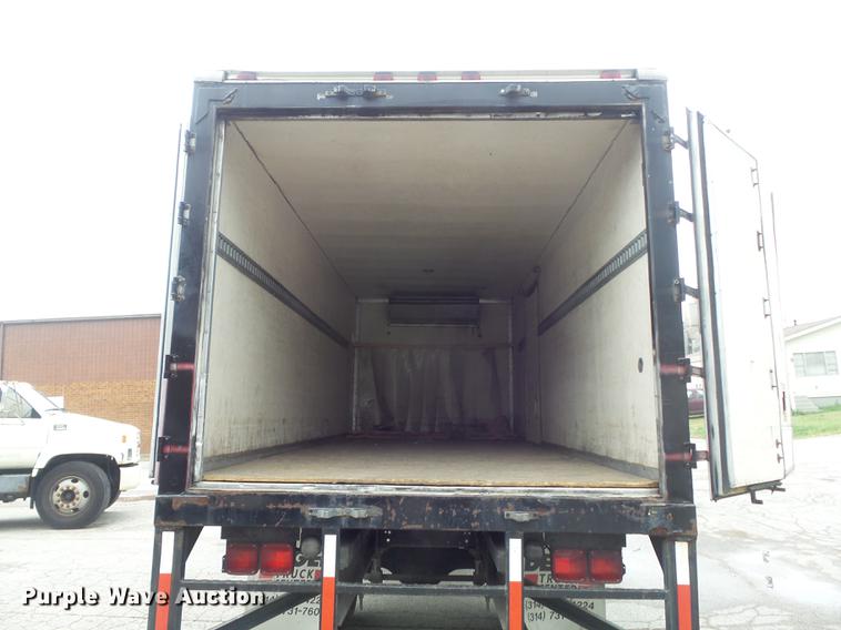 image for item DB6386 1998 Isuzu FTR refrigerated truck