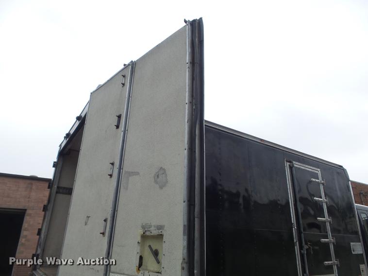 image for item DB6386 1998 Isuzu FTR refrigerated truck