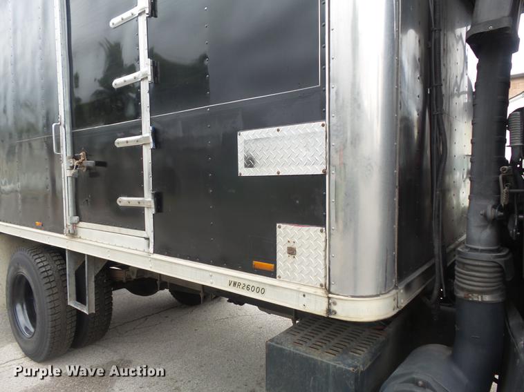 image for item DB6386 1998 Isuzu FTR refrigerated truck