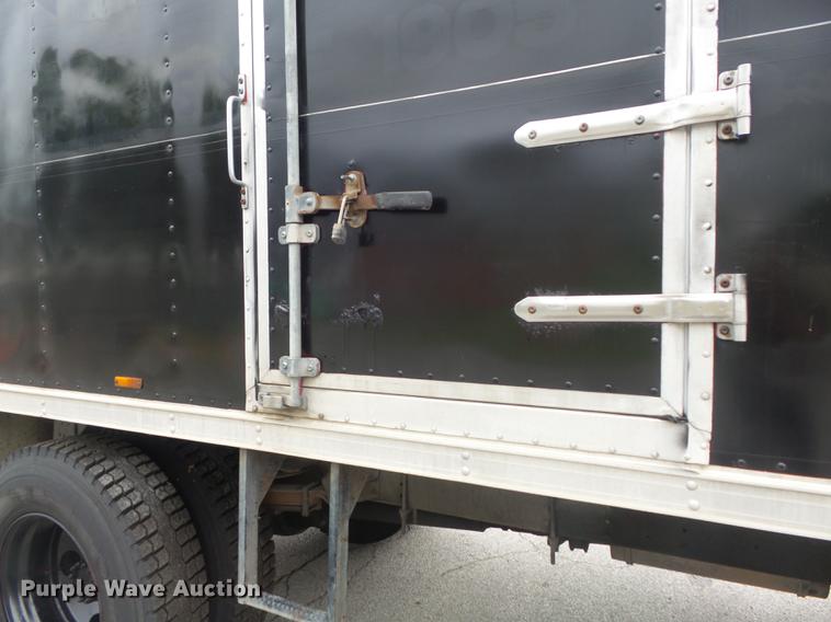 image for item DB6386 1998 Isuzu FTR refrigerated truck