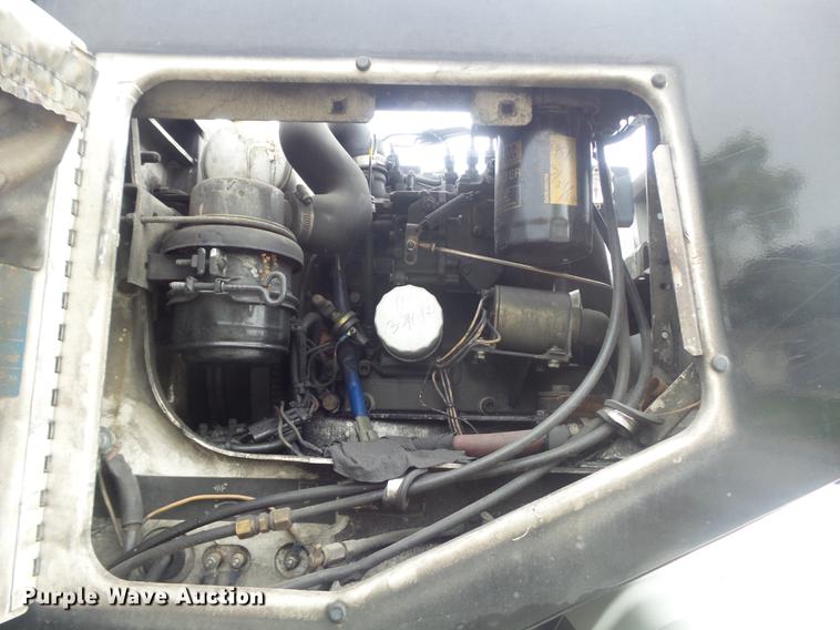 image for item DB6386 1998 Isuzu FTR refrigerated truck