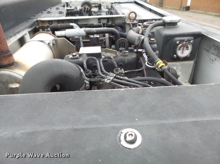 image for item DB6386 1998 Isuzu FTR refrigerated truck