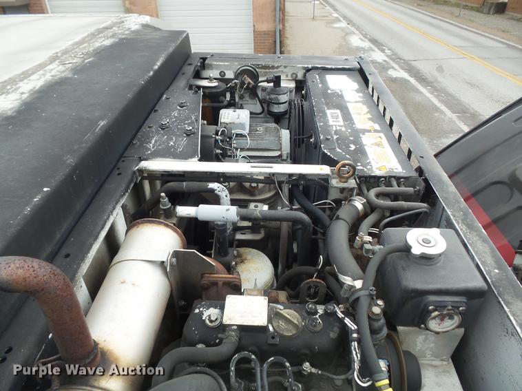 image for item DB6386 1998 Isuzu FTR refrigerated truck