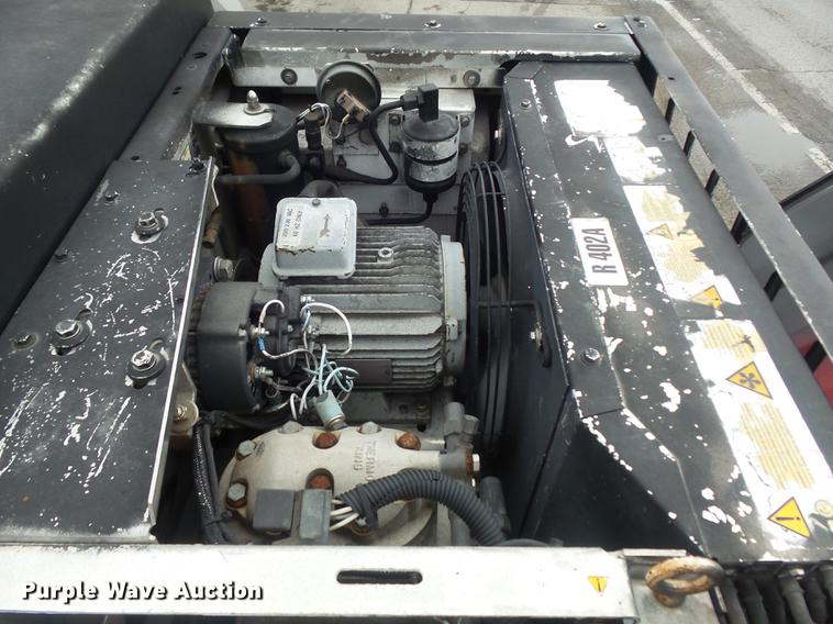 image for item DB6386 1998 Isuzu FTR refrigerated truck