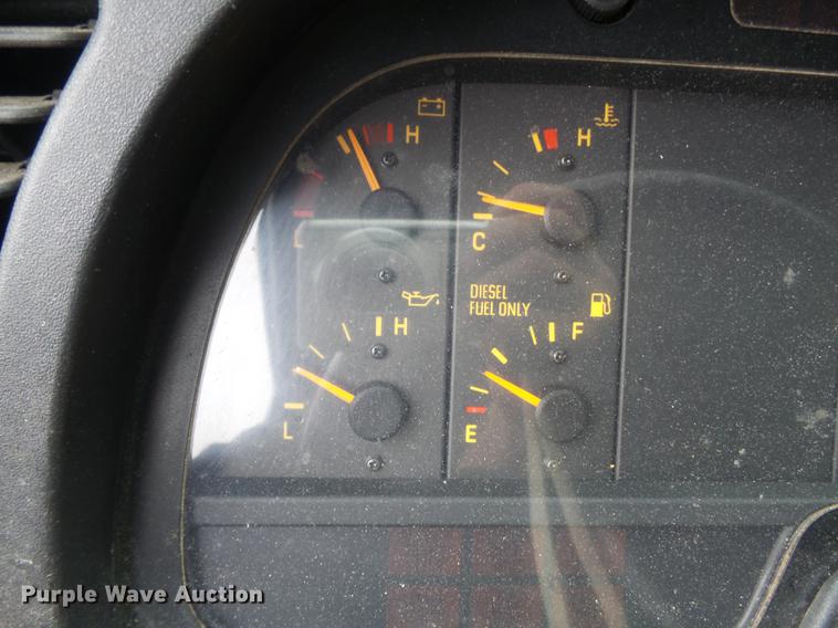 image for item DB6386 1998 Isuzu FTR refrigerated truck