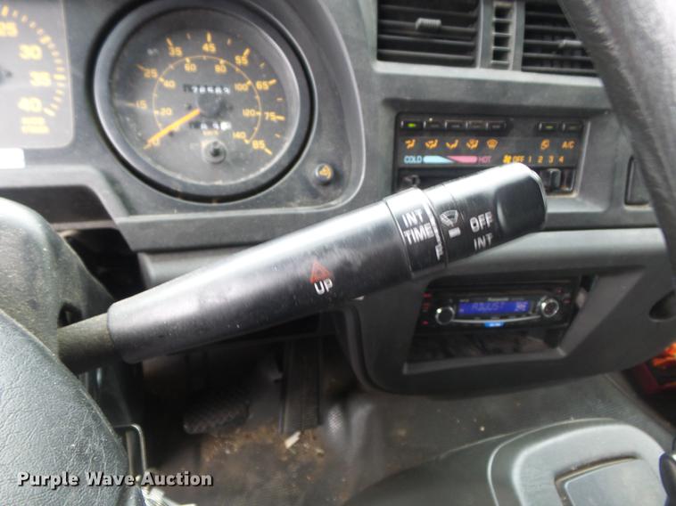 image for item DB6386 1998 Isuzu FTR refrigerated truck