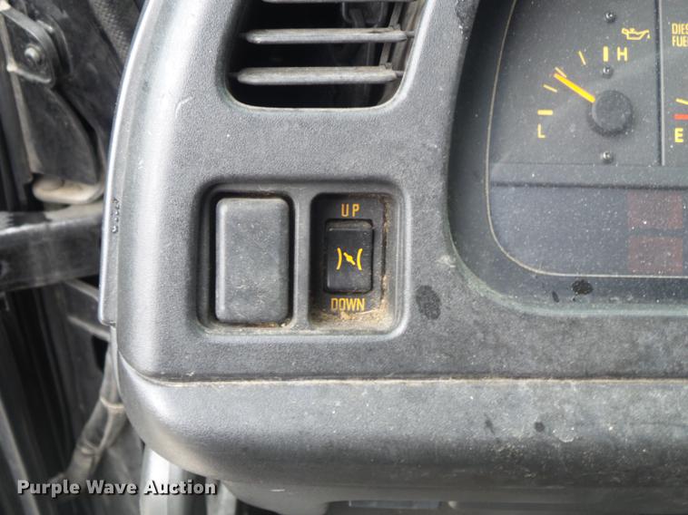 image for item DB6386 1998 Isuzu FTR refrigerated truck