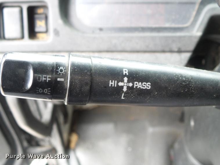 image for item DB6386 1998 Isuzu FTR refrigerated truck