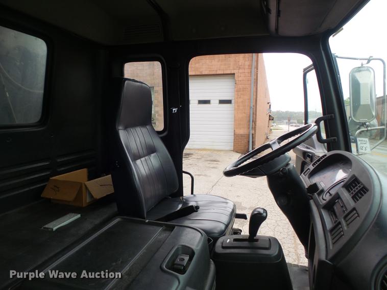 image for item DB6386 1998 Isuzu FTR refrigerated truck